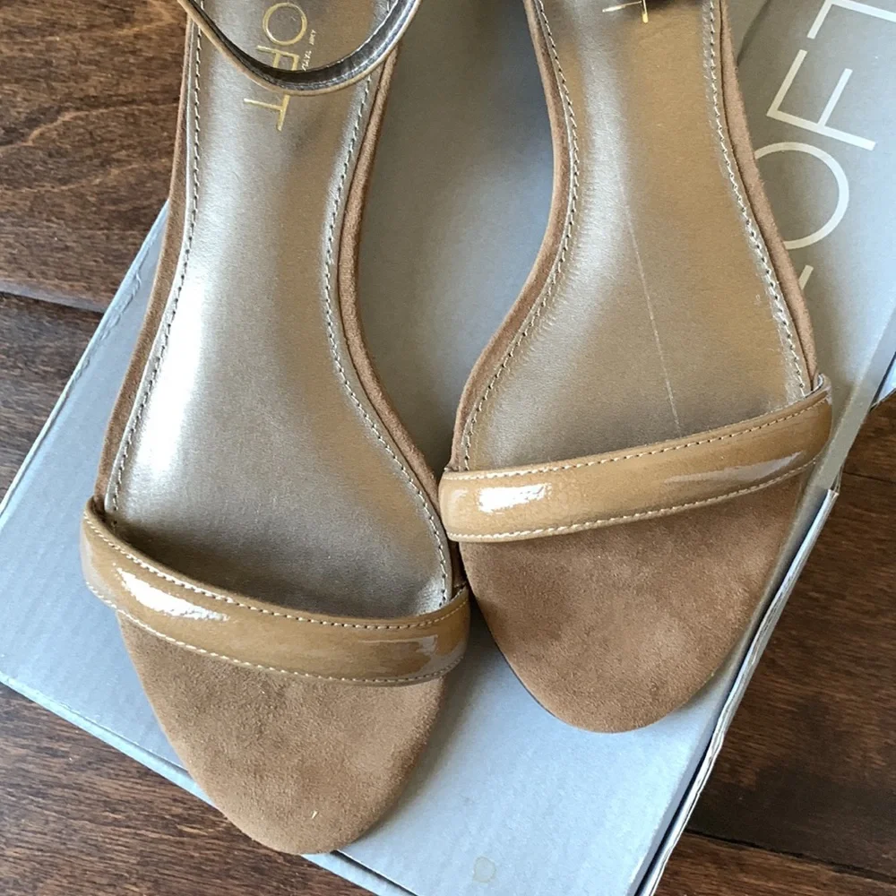 NIB LOFT Single Strap Mini Wedge Sandals Size 7